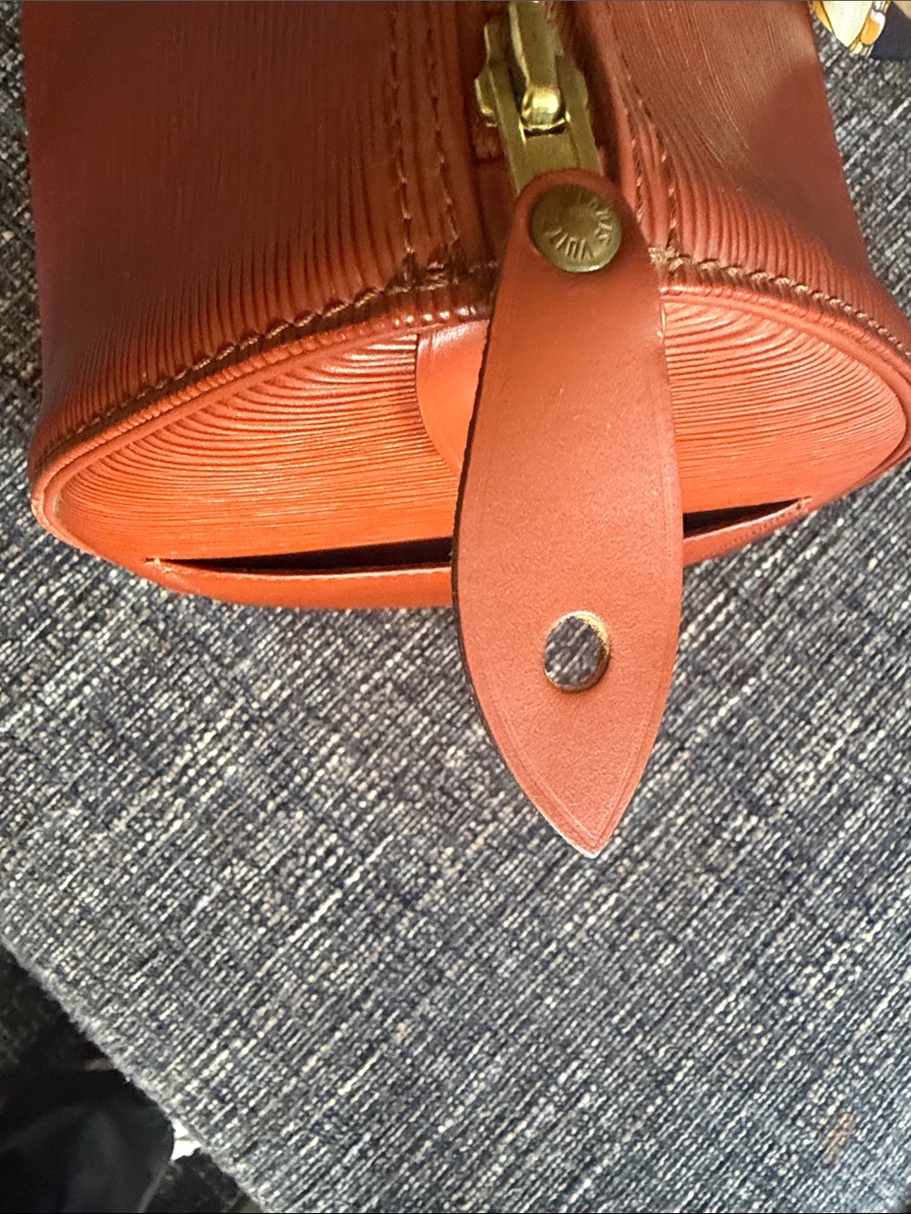 Louis Vuitton Epi Speedy in Burnt Orange - Picture 4 of 6